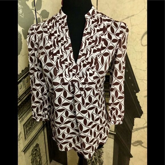 Beautiful blouse by Trina Trunk size medium - Picture 1 of 2